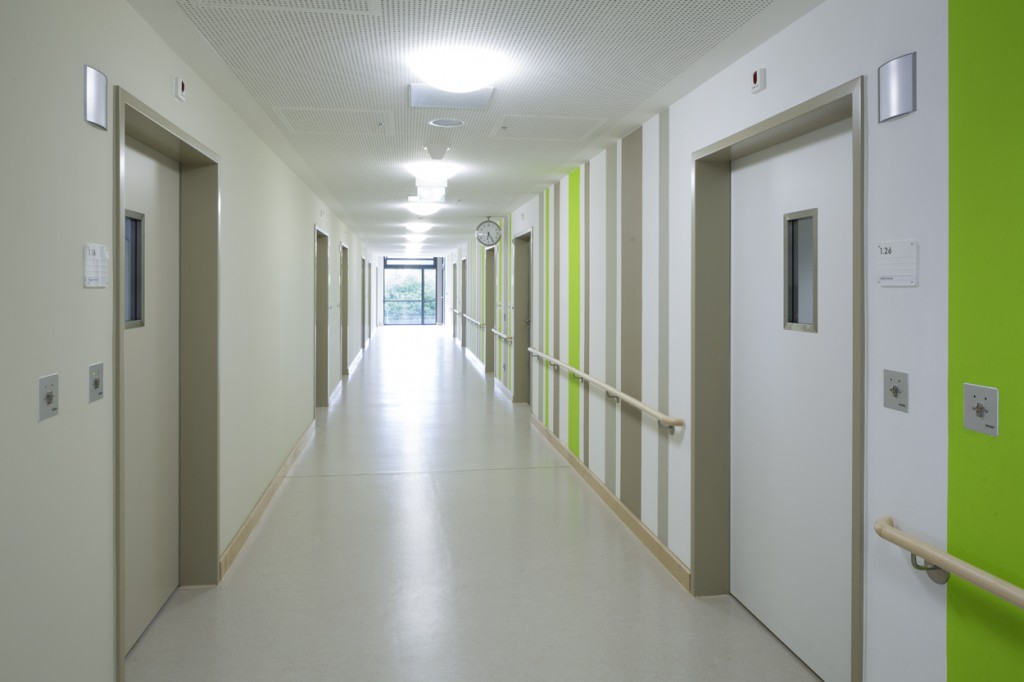 Nickl & Partner Architekten AG: Forensikneubau, Inn-Salzach-Klinikum, Gabersee