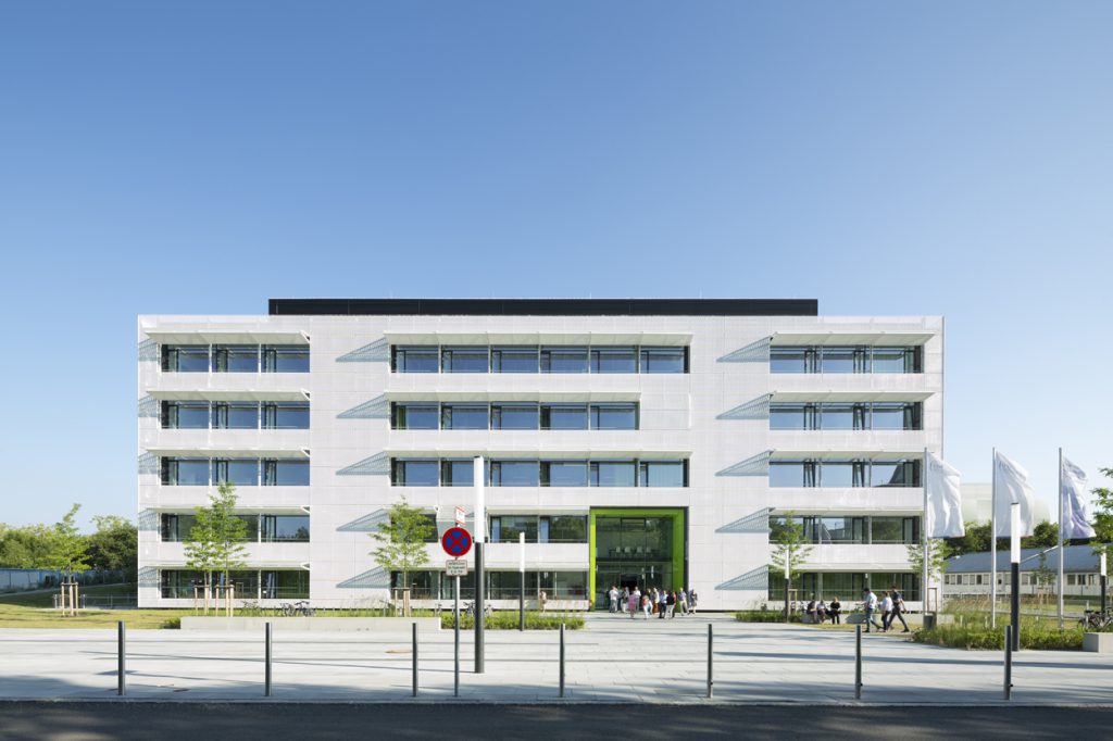 Centre de recherche sur les AVC et les maladies neurodégénératives de Munich, Nickl & Partner Architekten AG