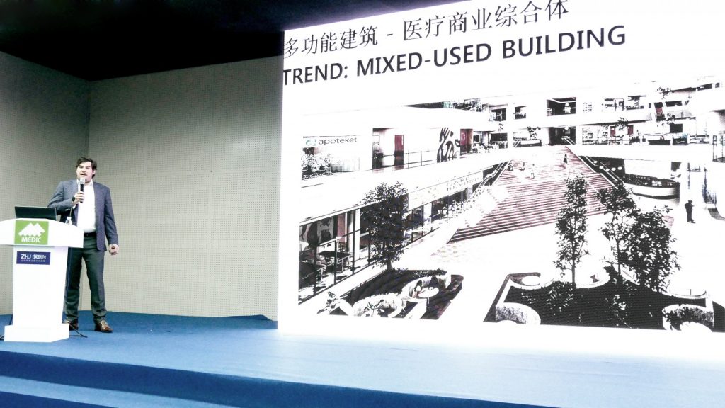 Hieronimus Nickl at his talk at the 20th China Hospital Construction Conference